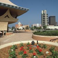 Argo, Jim, photographer. "Price Tower." Photograph. 1987. From The Gateway to Oklahoma History. https://gateway.okhistory.org/ark:/67531/metadc1677884/m1/1/?q=price%20tower (accessed October 3, 2023).