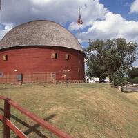 Argo, Jim, photographer. "Arcadia Round Barn." Photograph. 2005. From The Gateway to Oklahoma History. https://gateway.okhistory.org/ark:/67531/metadc1648661/m1/1/?q=arcadia%20round%20barn (accessed November 7, 2023).