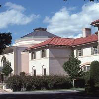 Argo, Jim, photographer. "Philbrook Museum of Art." Photograph. 1988. From The Gateway to Oklahoma History. https://gateway.okhistory.org/ark:/67531/metadc1672593/m1/1/?q=philbrook.