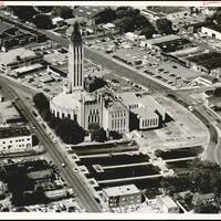 Crag, Royce, photographer. "[Photograph 2012.201.B1299.0123.]" Photograph. From The Gateway to Oklahoma History. https://gateway.okhistory.org/ark:/67531/metadc658763/m1/1/ (acessed September 19, 2023).